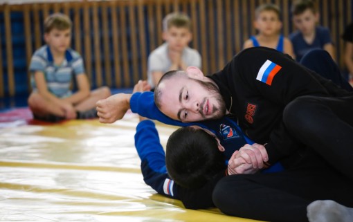 Роман Богатов в детской юношеской спортивной школе «Спартак» Новотроицка